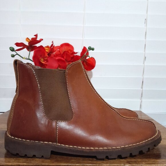 Women's Cole Haan Dark Brown Leather Pull On Chelsea Boots Sz 9M - Picture 1 of 8